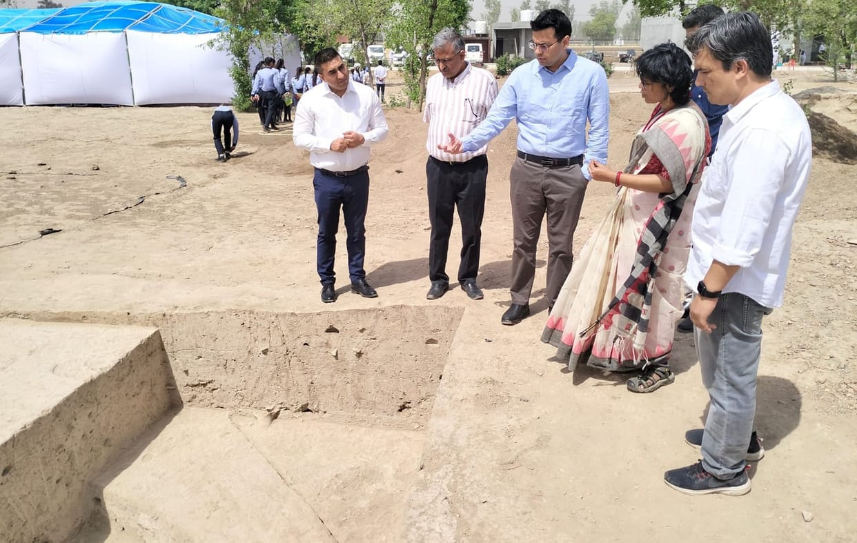 Archaeological Director visited Harappan site village Kunal