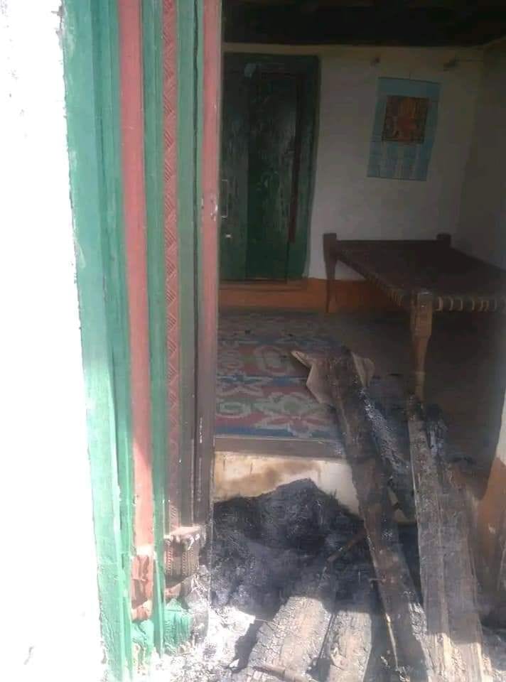 First broke locks in deserted houses, then set fire, panic
