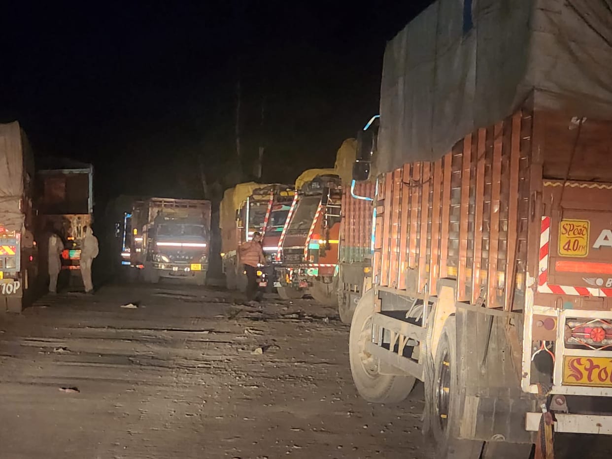 Caught 11 trucks carrying scrap by stealing GST