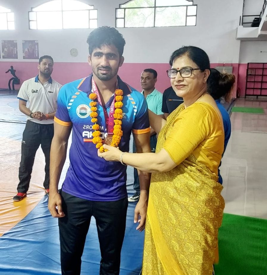 National and international medal winning wrestlers honored