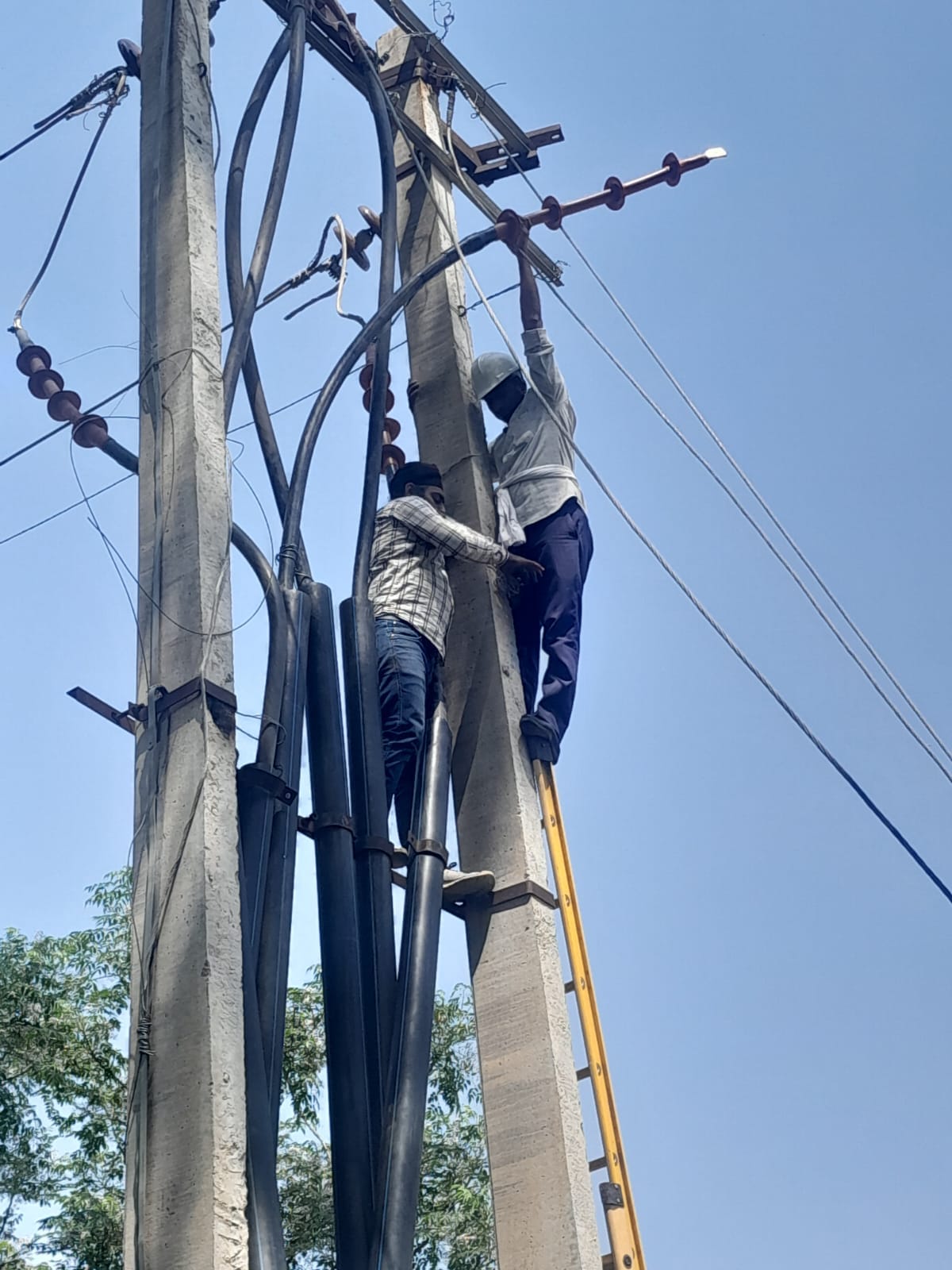 Electricity consumption increased by 1.12 lakh units with heat, 20 fuses blowing daily