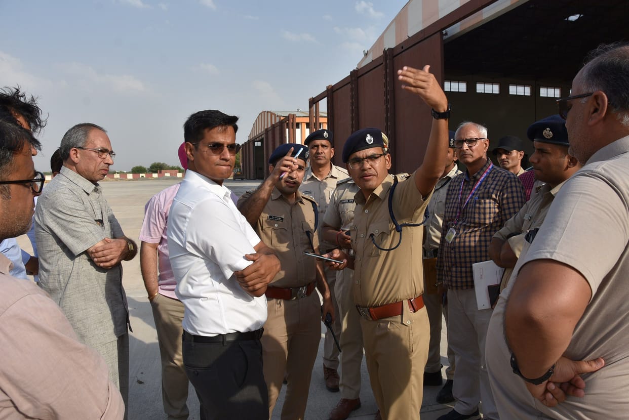 The divisional commissioner reached the fleet rehearsal and gave instructions to the protocol officers