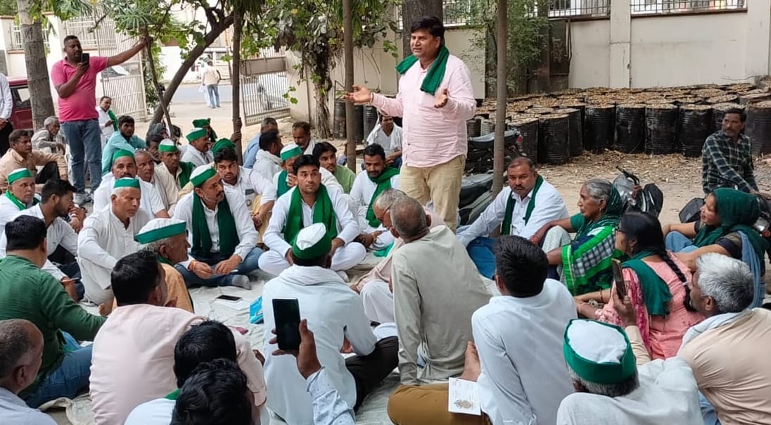 Shadow electricity and sugarcane issue in Kisan Panchayat