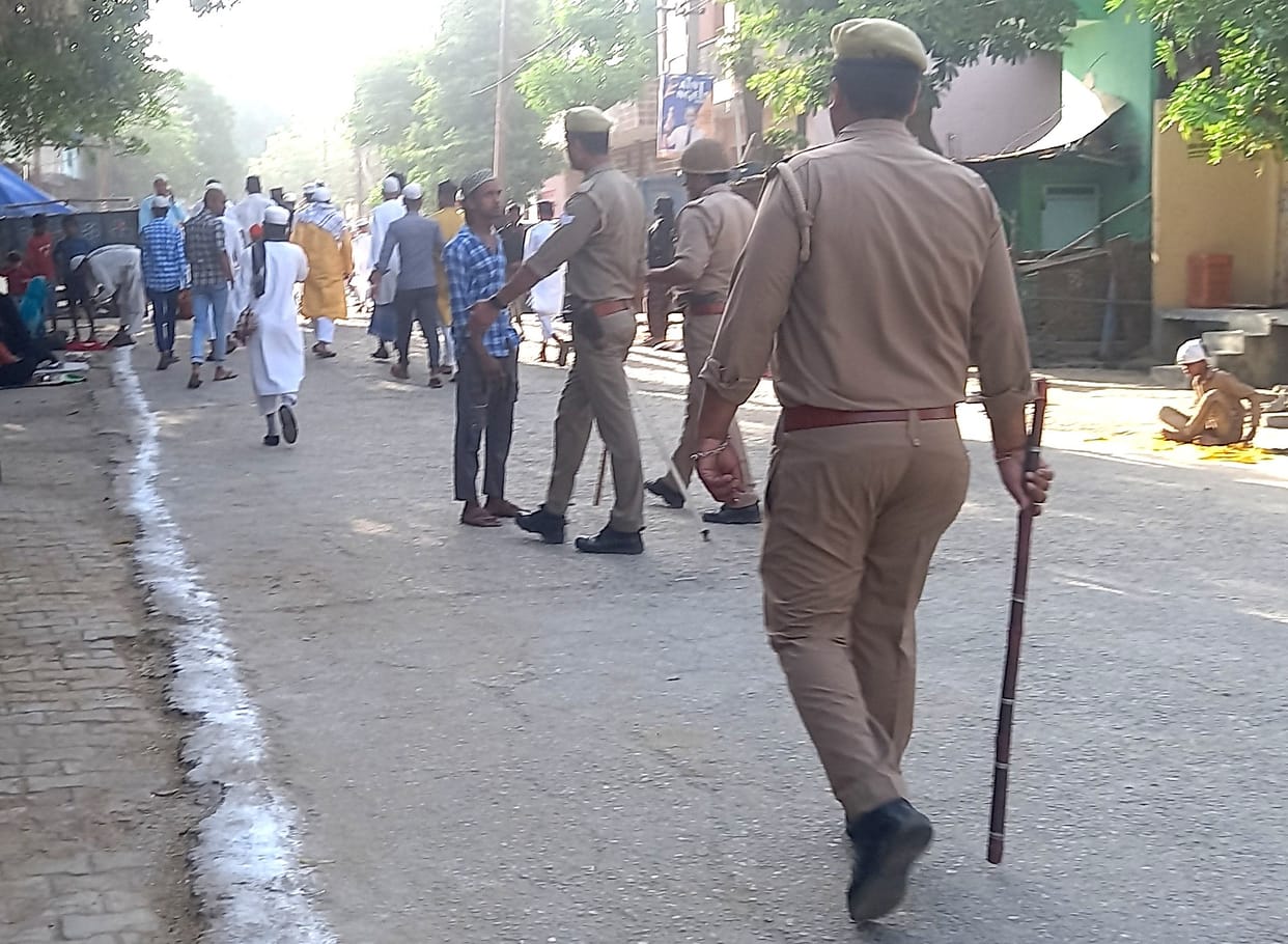 Namaz read on the road in Barot, taken from outside Idgah in Baghpat