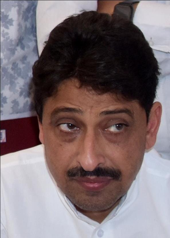Imran Masood bound in a bond of five lakhs