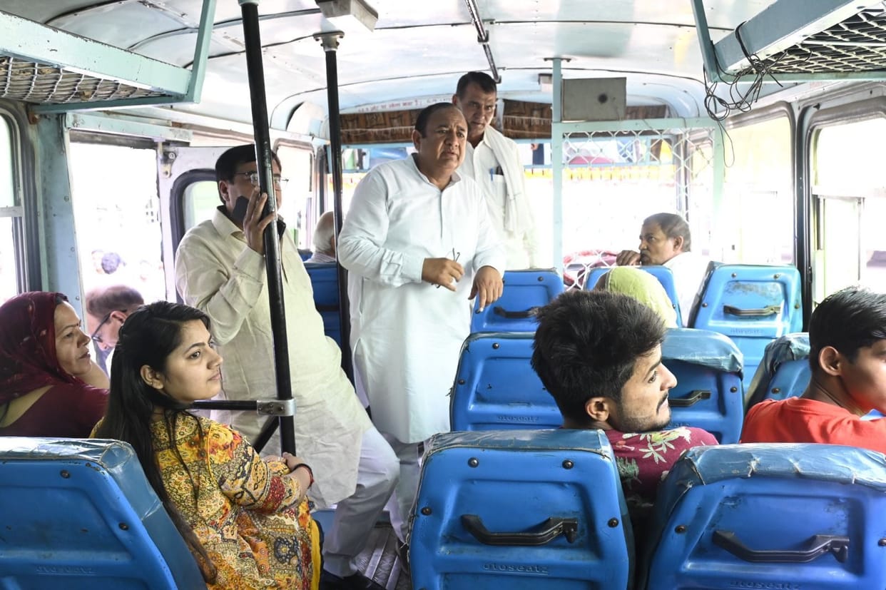 Demand to halve the fare of roadways bus going to pilgrimage