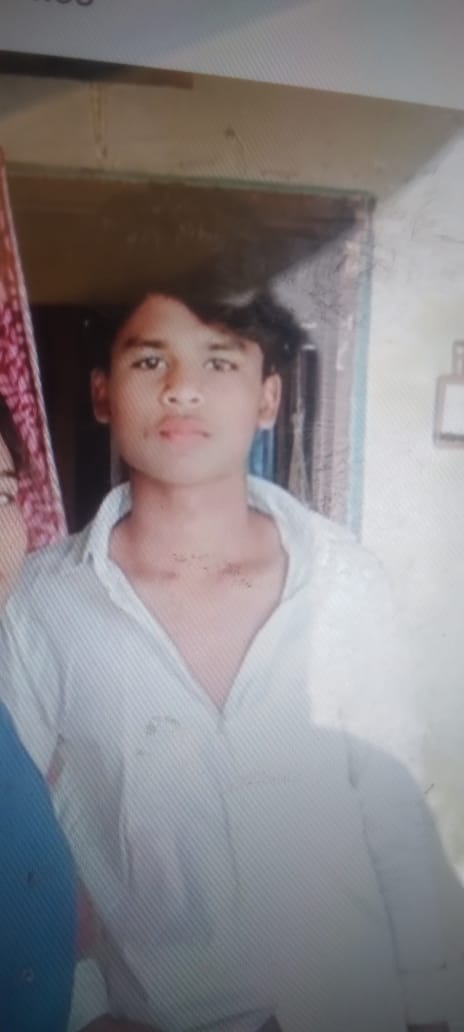 A student drowned while taking a bath in the river, died