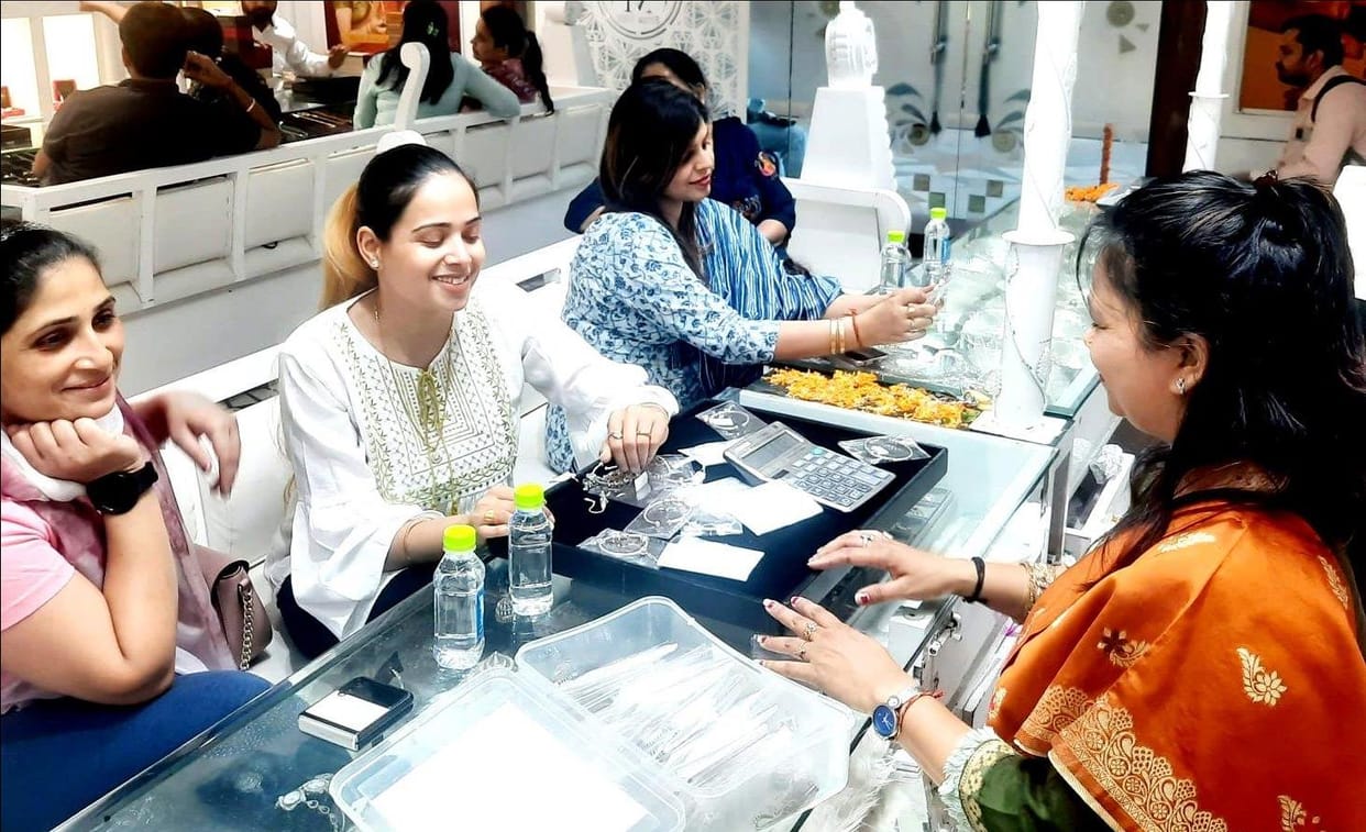 sale of gold and silver jewelery