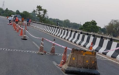 Linter of Bhupiyamau overbridge broken, ban on vehicular traffic