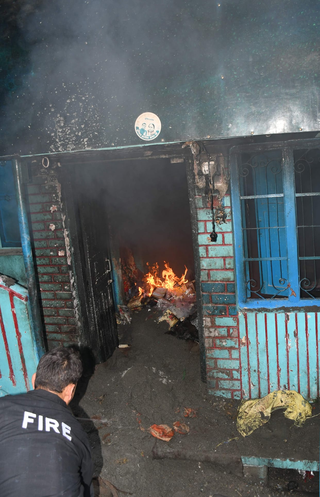 Accident occurred in the house during the anniversary party three got scorched due to cylinder leak
