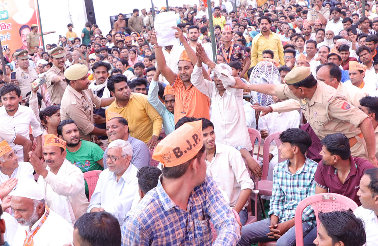 In 22 minutes the Chief Minister reached every section