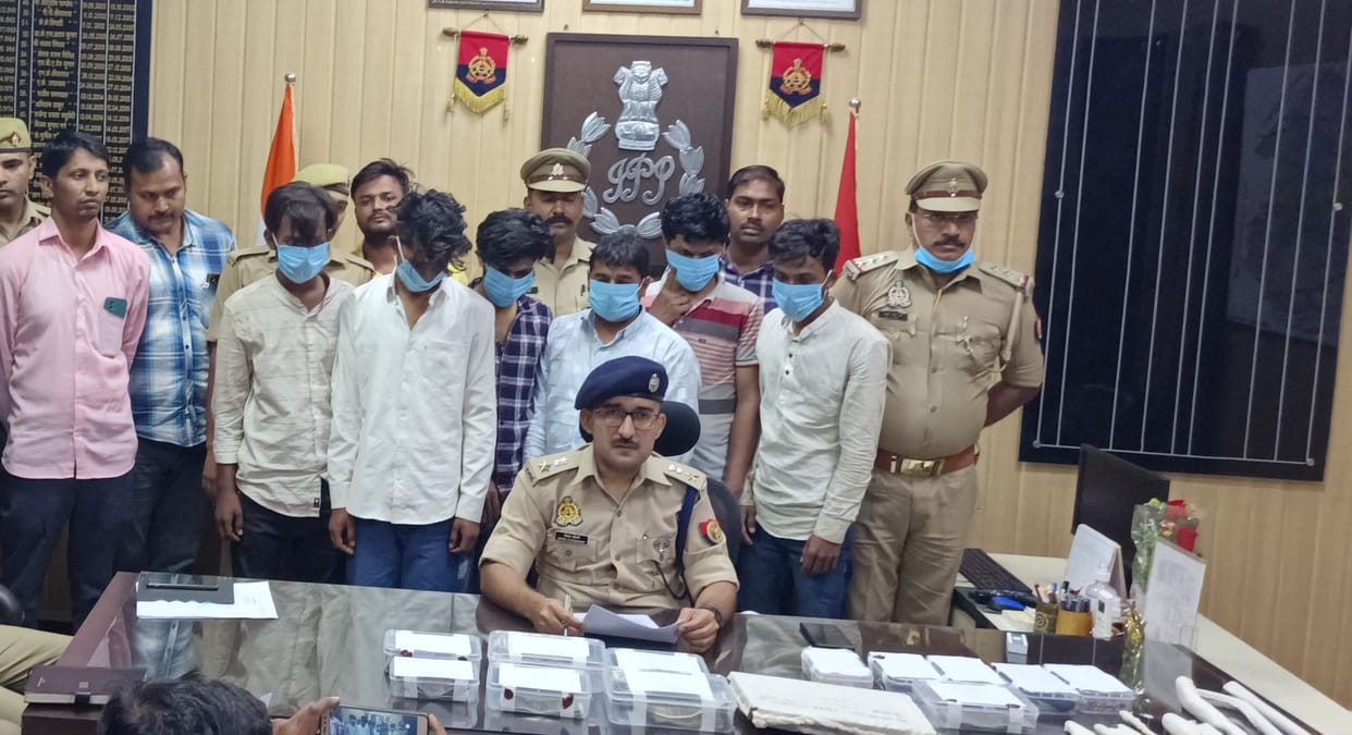 Used to steal in locked houses, six were caught