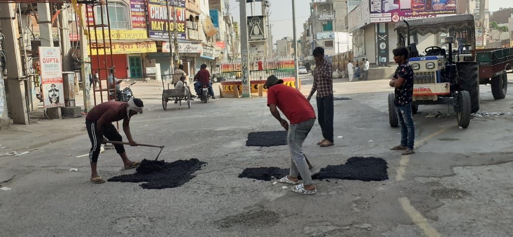The administration woke up in the night, three hours before the arrival of the deputy CM, the roads were filled with potholes
