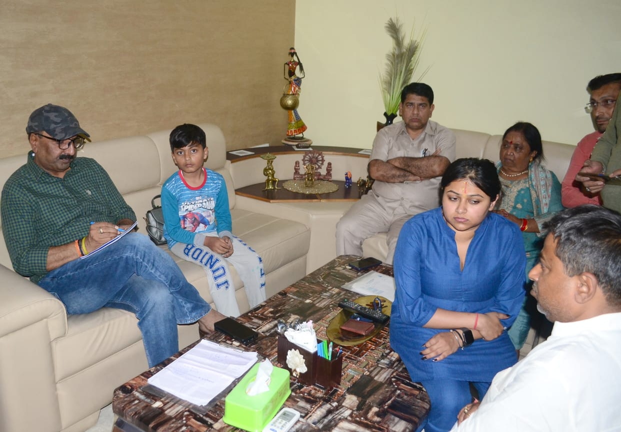 50 lakhs including cash, jewelry stolen from advocate's house in Kamla Colony