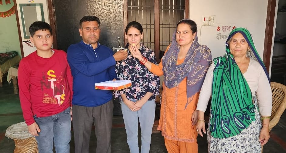 Daughters once again ahead of sons in UP board