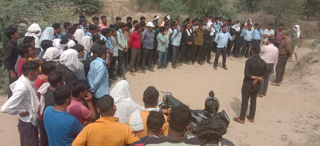 Three and a half thousand vehicles stopped in Khanak due to the strike of security employees