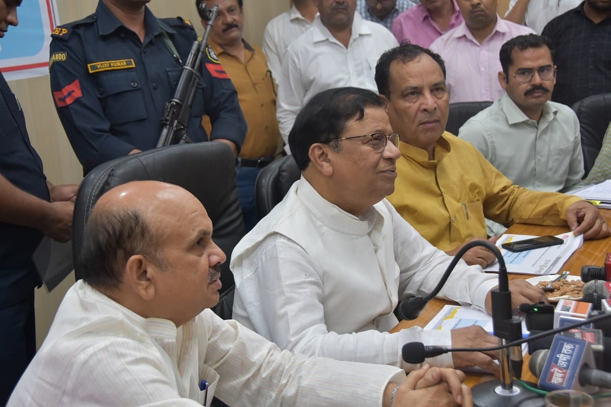 10 kilometer road will become model: Municipal Minister