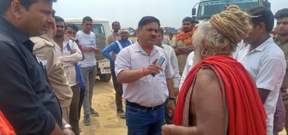Villagers stopped the work of Ganga Expressway to make underpass