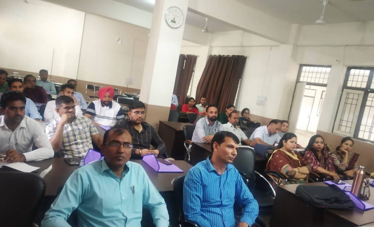 43 Master Trainer will fix tablet problems