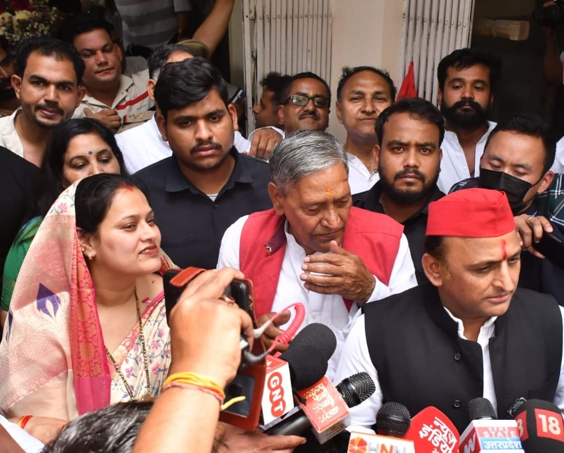 If you ask questions from the government, you will get answers... pistol: Akhilesh Yadav