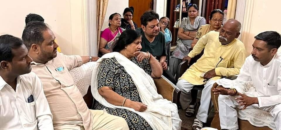 BJP senior leaders reached home to persuade the rebels, many may take back the form today