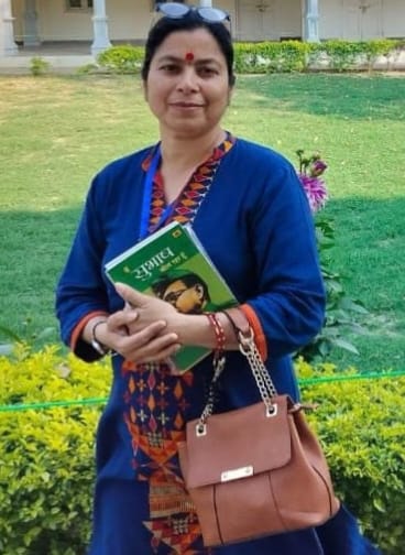 Teacher bought projector for students with her own money