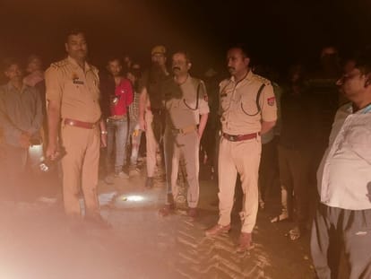 Father-son died due to overturning of tractor-trolley near Badshahnagar intersection