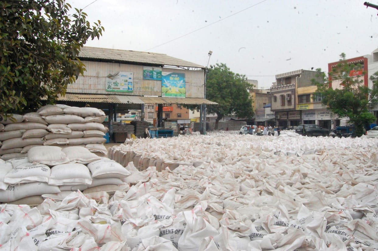 Will strike if wheat is not lifted till Monday