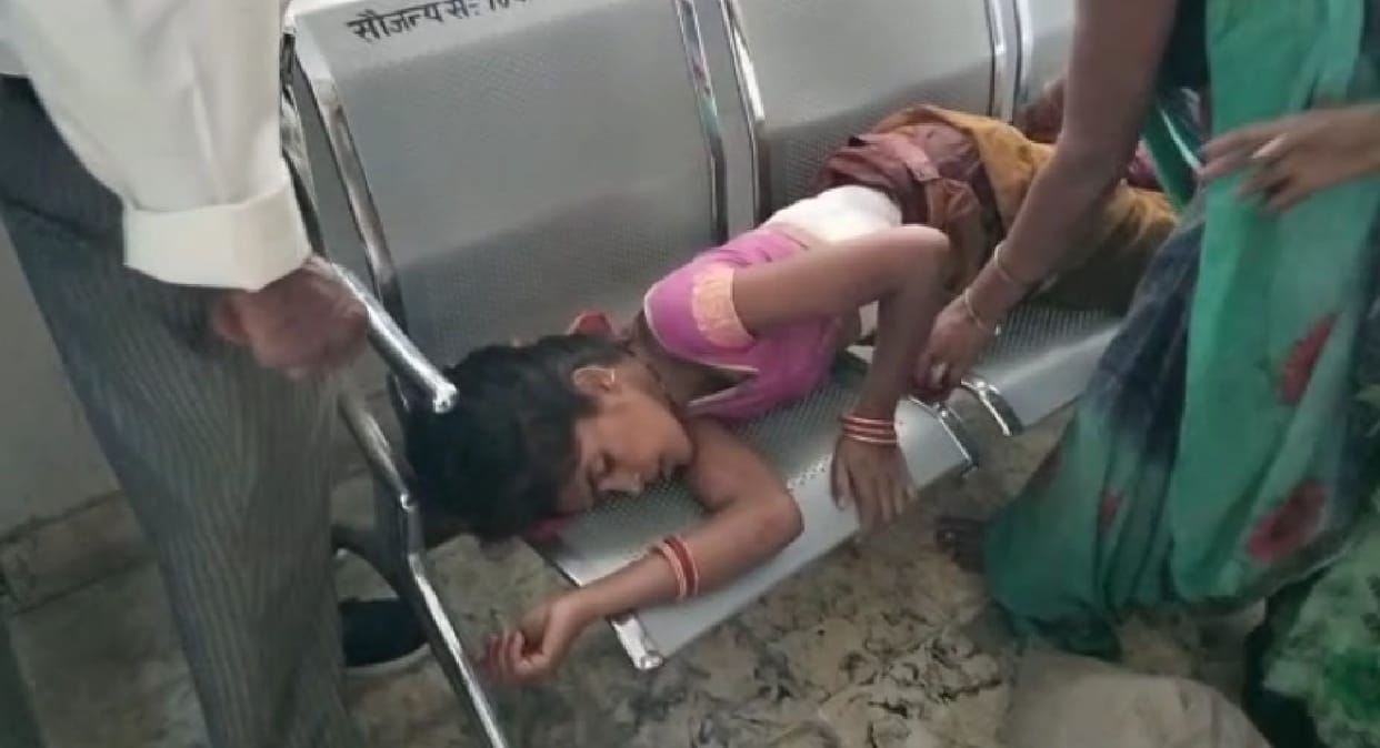 Well done! Brave daughter fought with leopard for mother