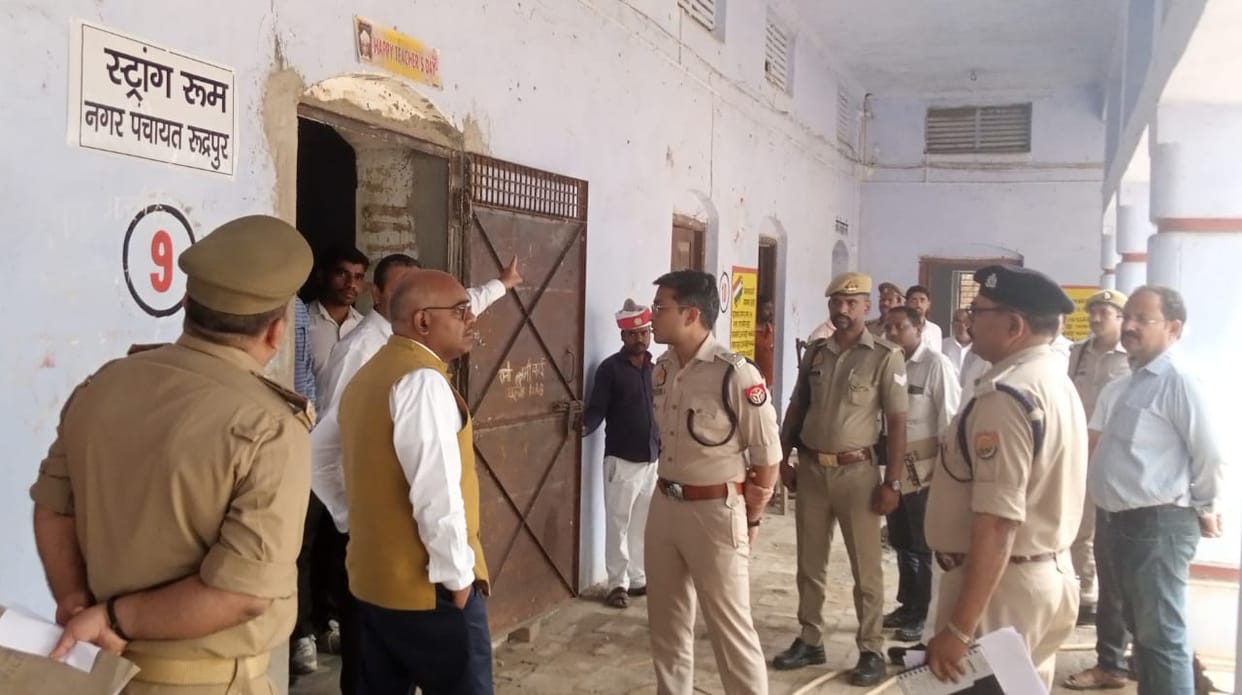 DM and SP took stock of arrangements at polling stations