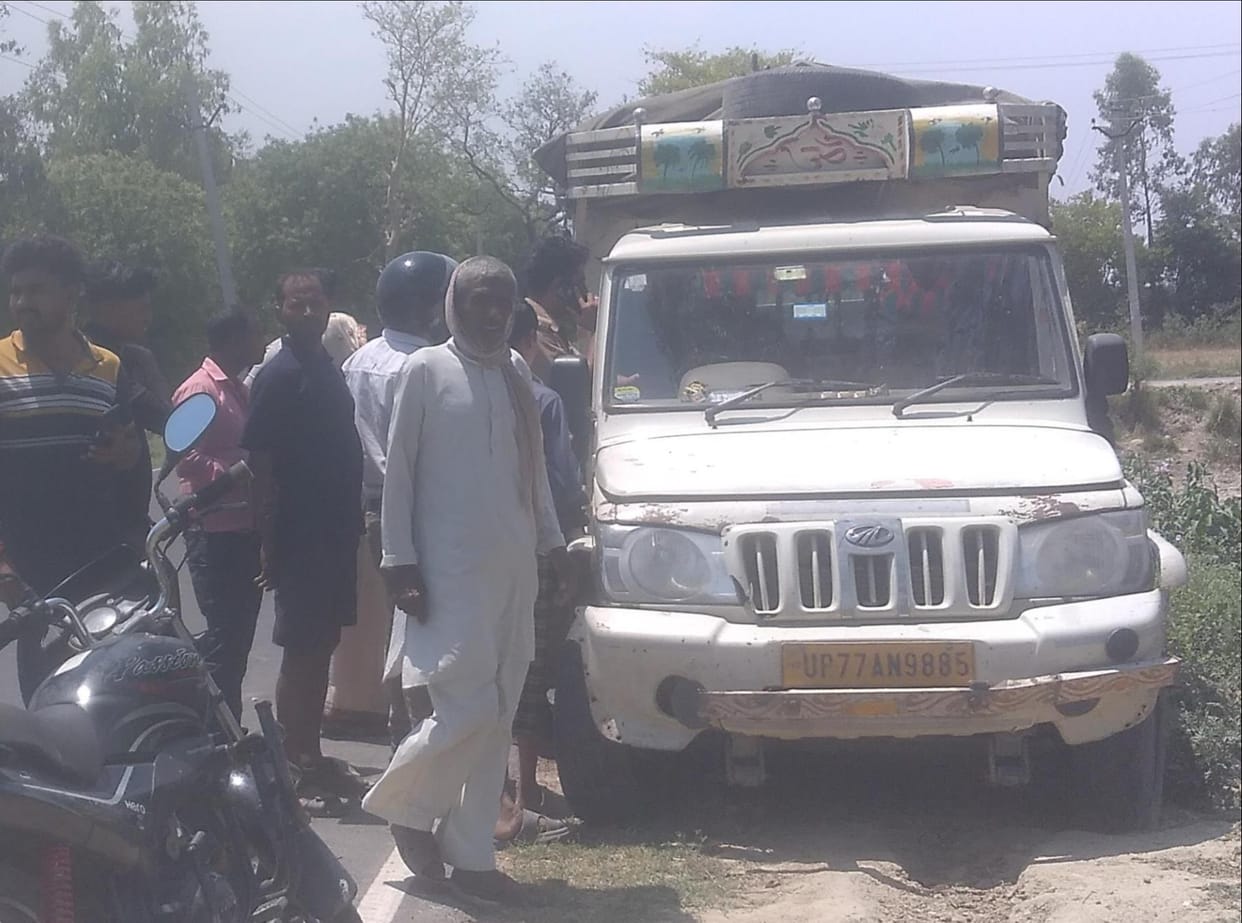 Kanpur Dehat : Car-borne miscreants robbed cash, mobile from pickup driver near Ninaya village