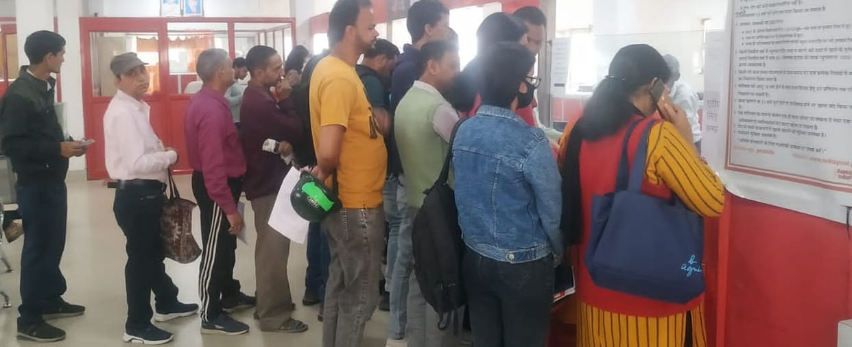 Transaction stalled in head post office, consumers worried