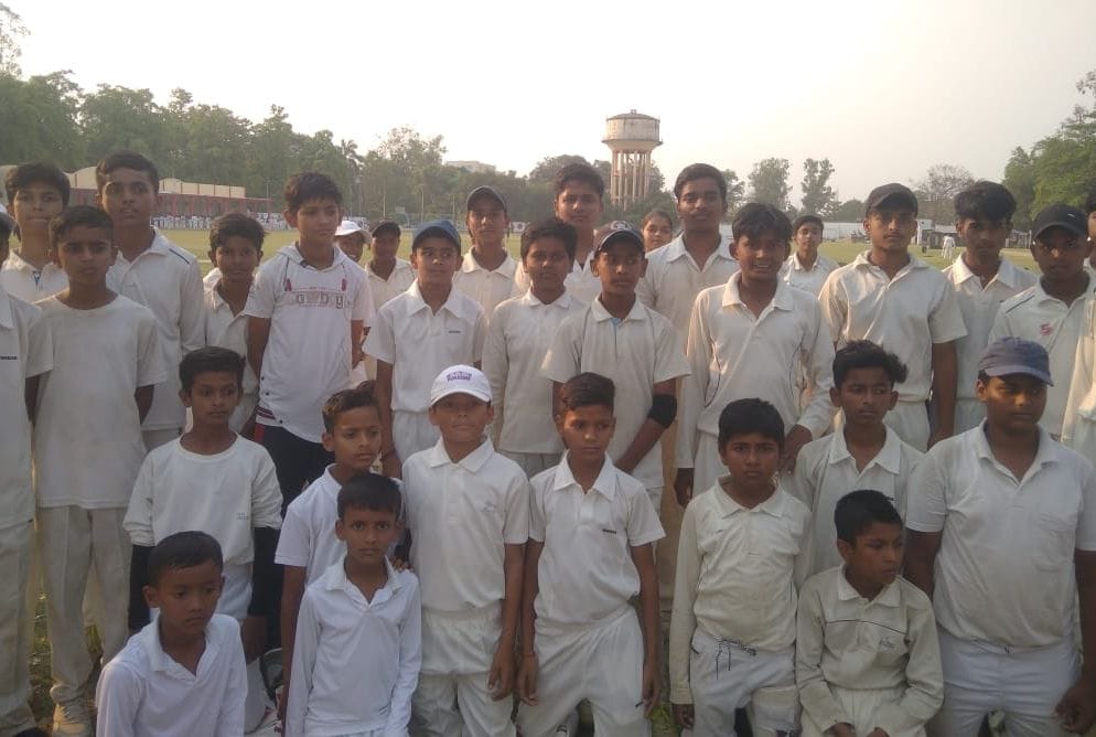 Players protest against suspension of cricket coach