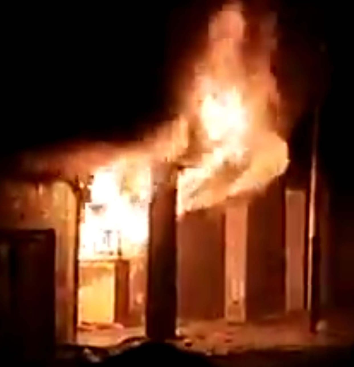 Readymade clothes worth five lakh burnt due to short circuit fire
