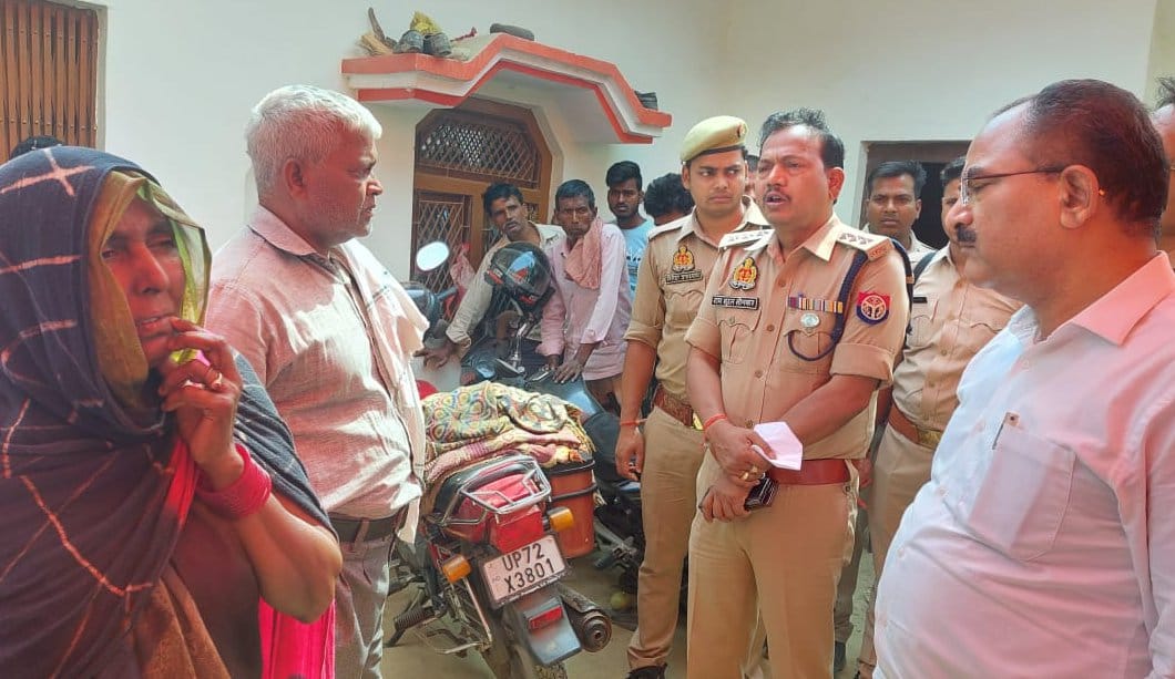 Tension in Gharaura, funeral after 16 hours of mourning