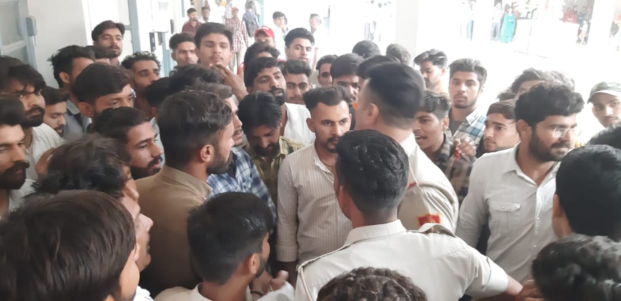 In National College, girl students accused professor of molestation, police detained
