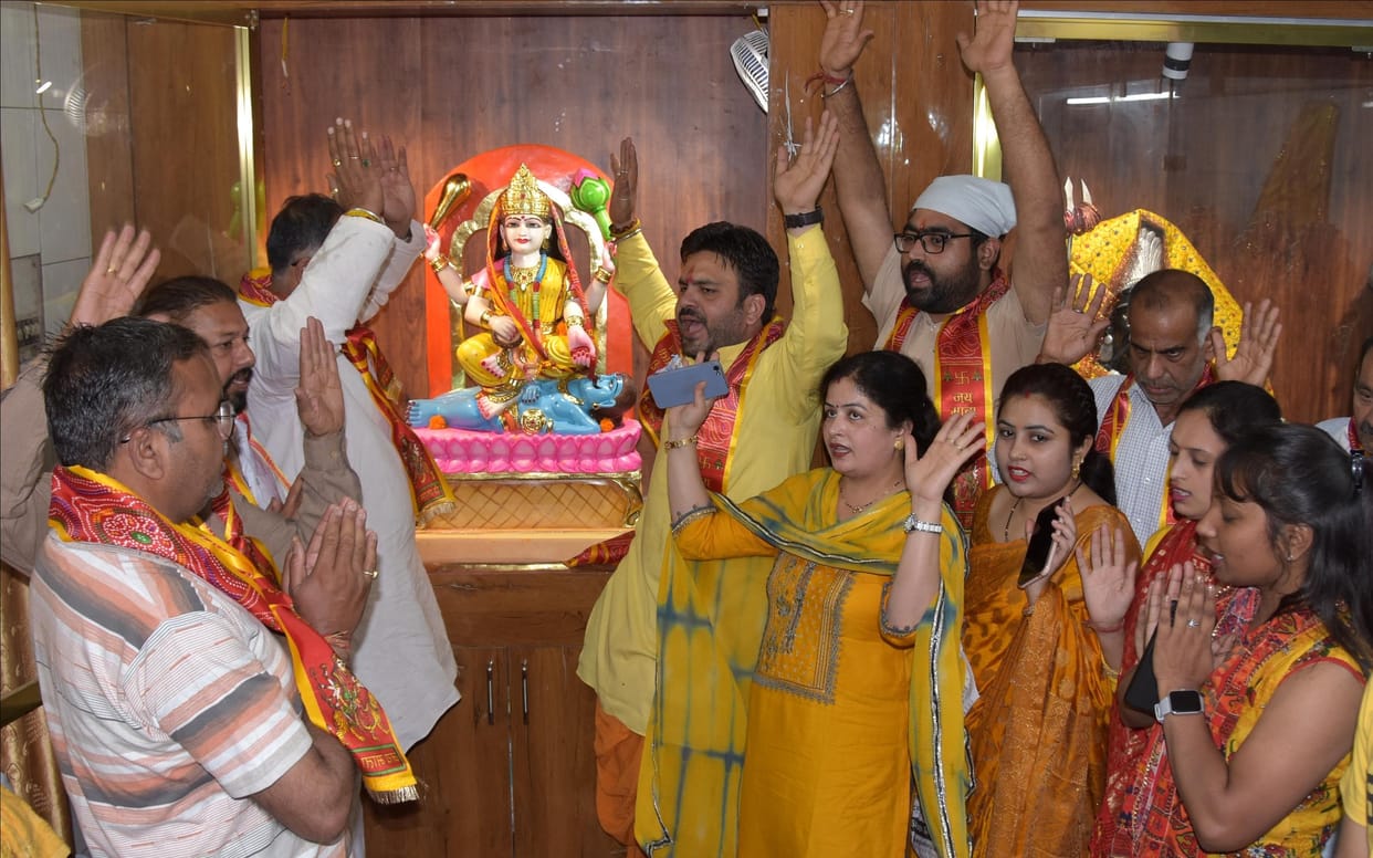 Life prestige of idols echoed