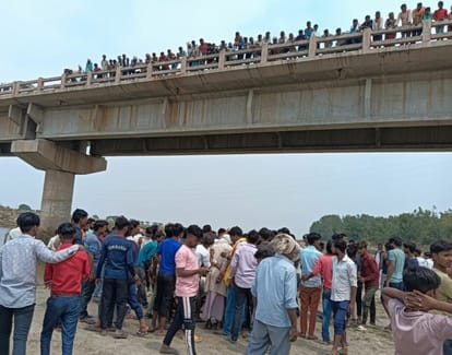 There were no security arrangements at the ghat, divers arrived after one and a half hours