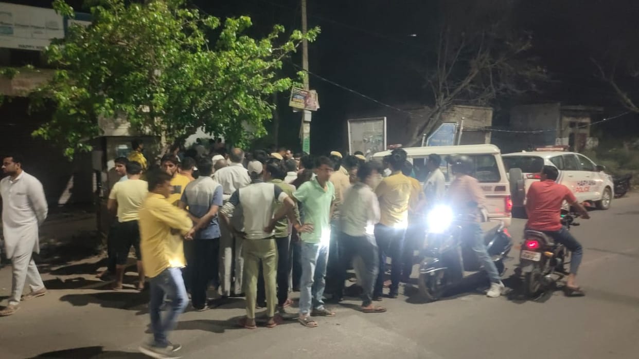 Clash between RTA team and transporters, ruckus after reaching office late at night