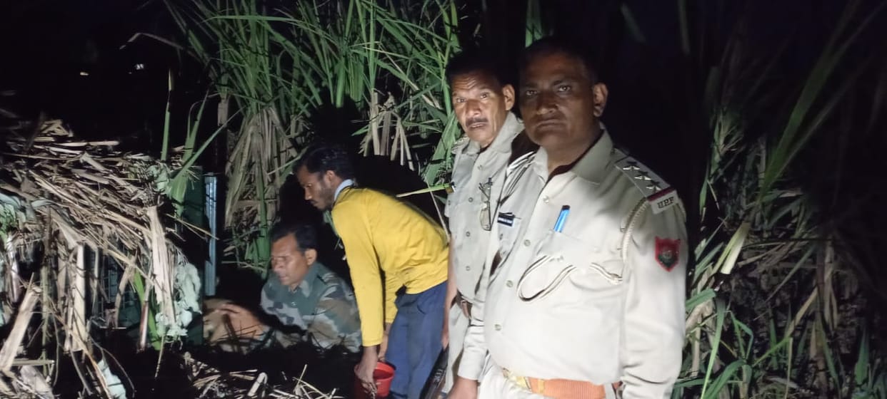 Guldar became vicious, waiting for the officers to make a mistake