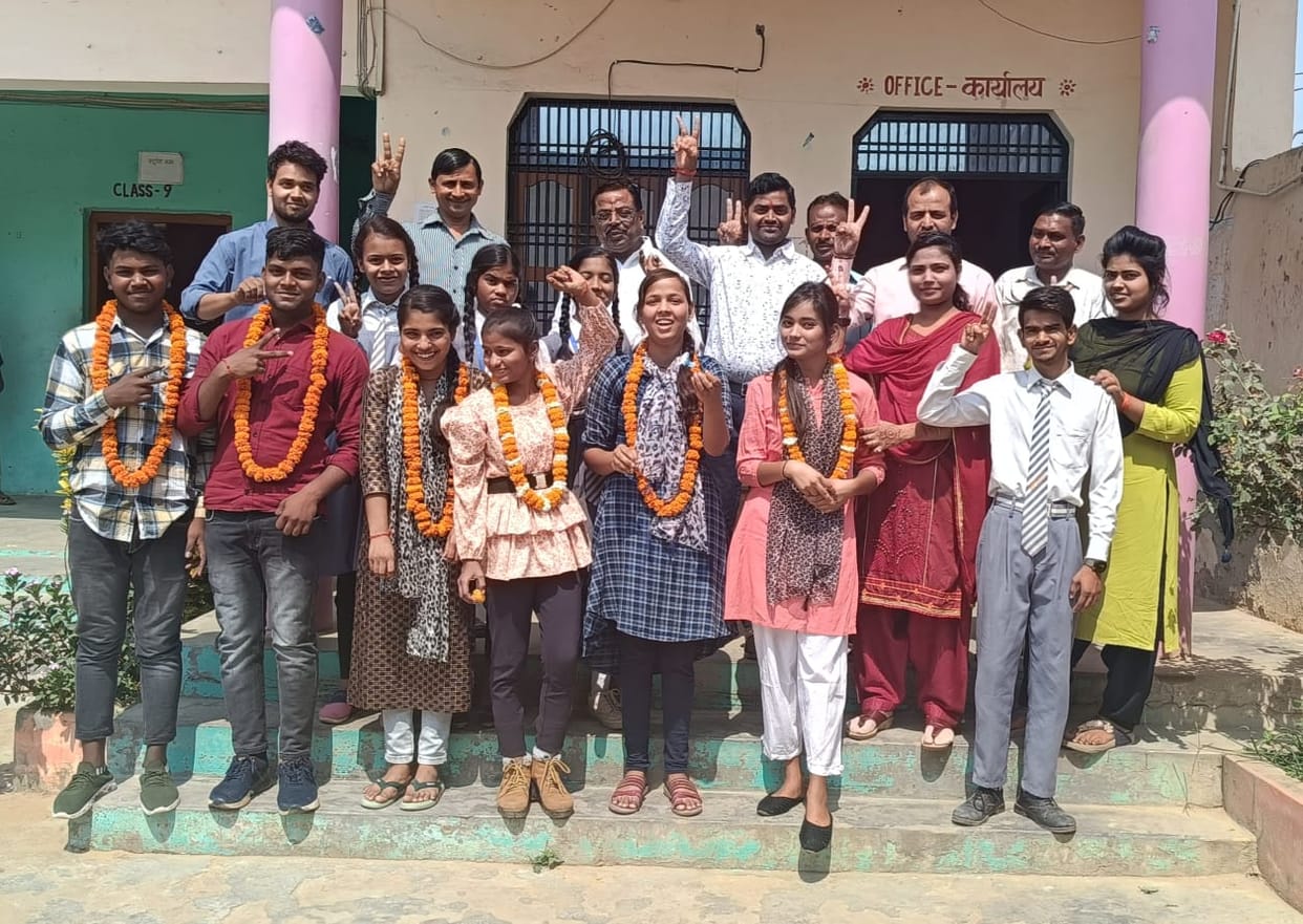 Honored the meritorious of the board examination