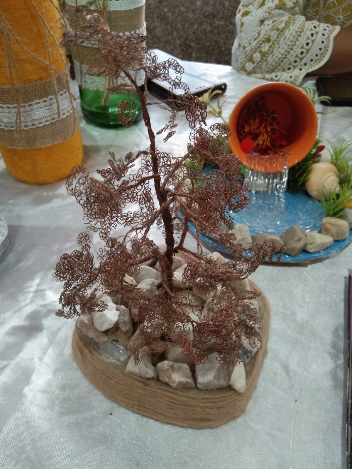 Finding the way to self-sufficiency by making decoration items from waste