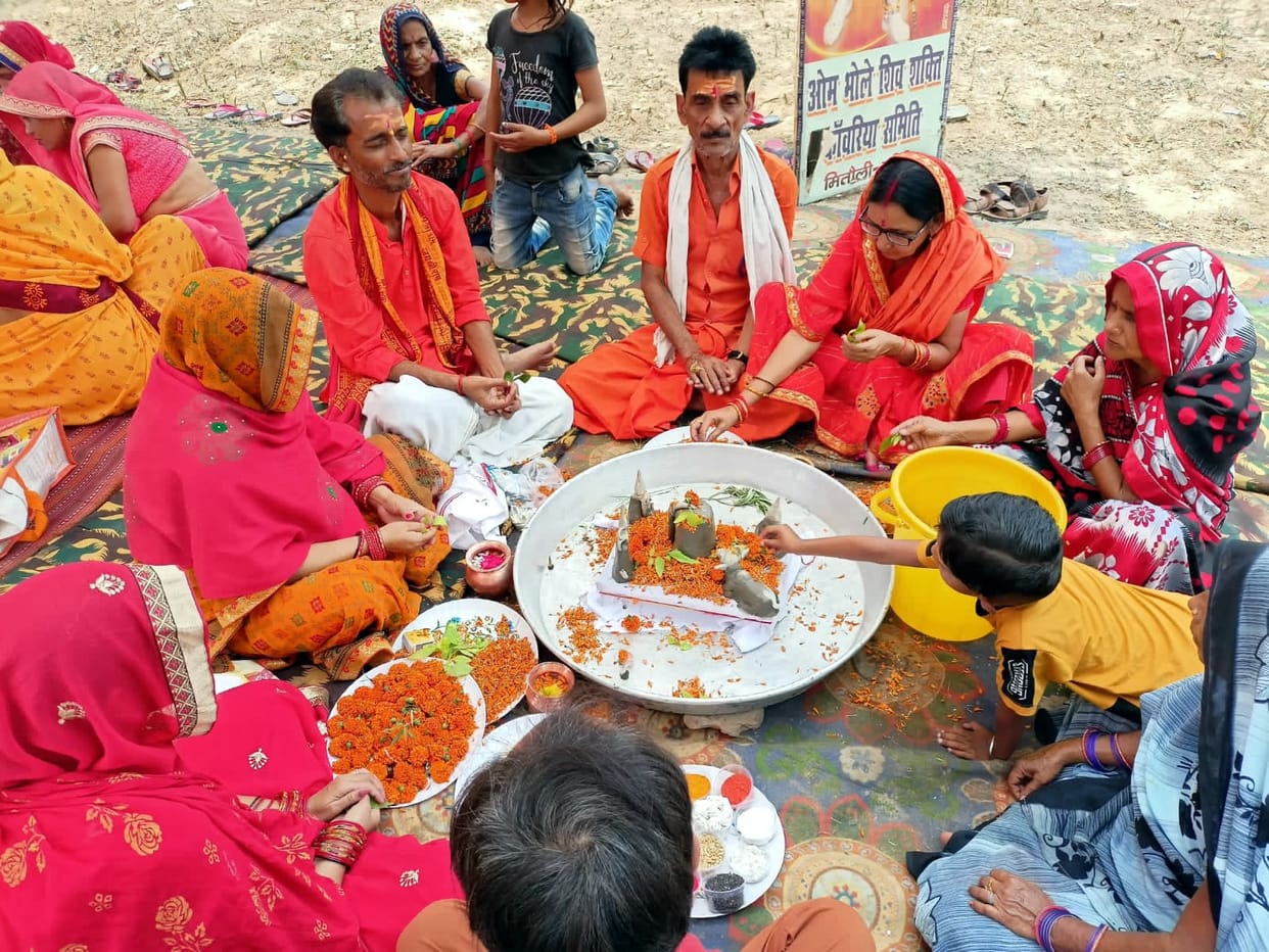 Mass Rudrabhishek held in Garh Deveshwar Shiva temple