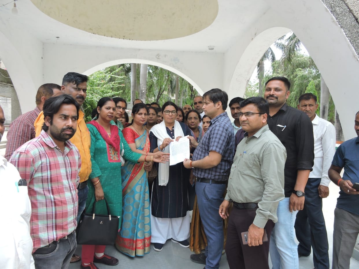 Opposition to retrenchment of male personnel from Kasturba schools