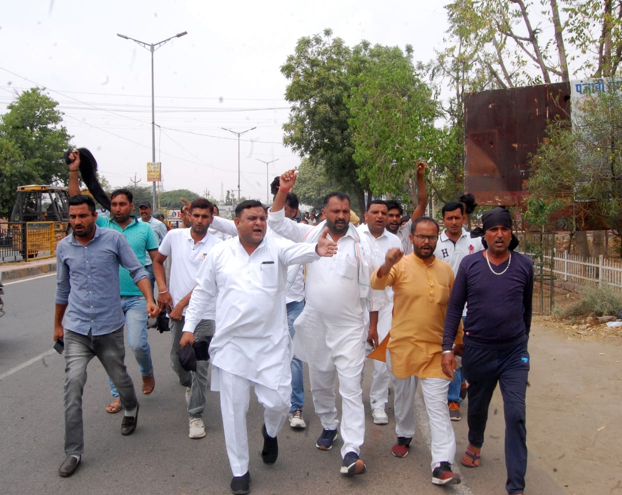 Sarpanch roared again against e-tendering