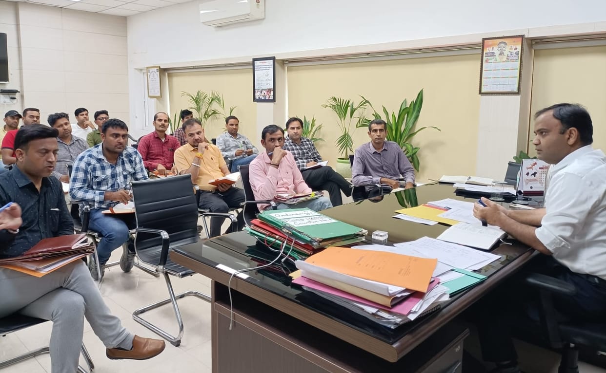 Garbage throwers will be challaned, officials instructed to take action
