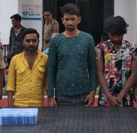 Gang stealing from teenagers busted, 25 mobile phones recovered
