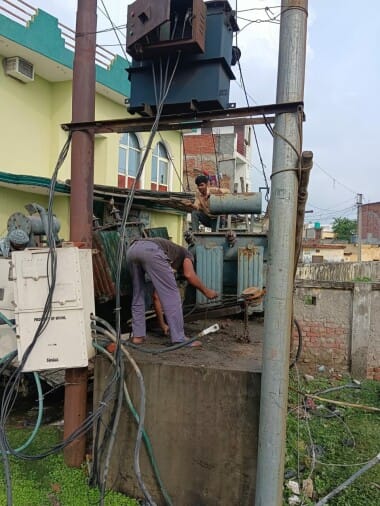 The city's electricity system faltered due to rain, supply was lost for hours
