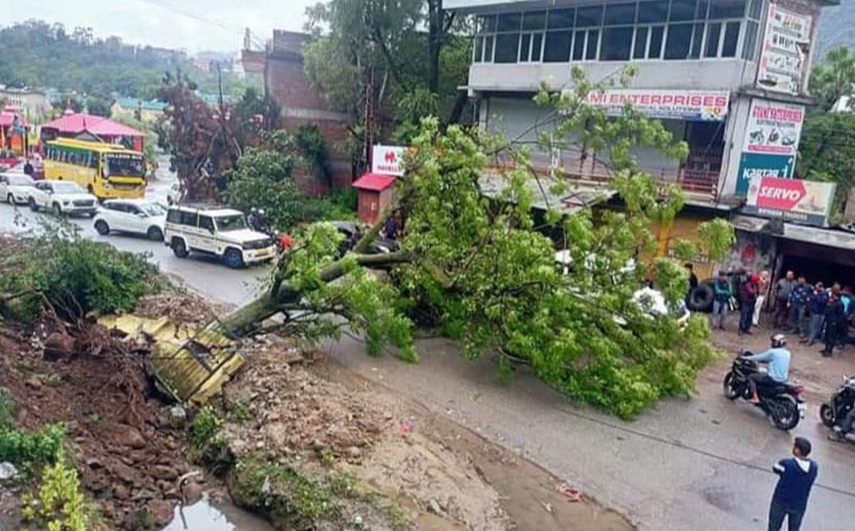 NH remained closed for three hours, 21 transformers stalled, three drinking water schemes stalled