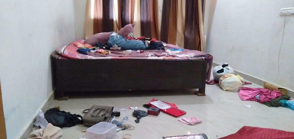 Lakhs stolen 150 meters away from SP residence